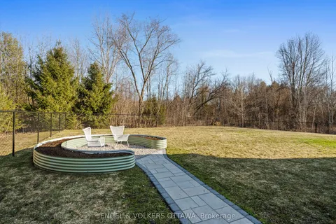 6196 Elkwood Drive, Greely - Metcalfe - Osgoode - Vernon and Area, ON K4P 1M9