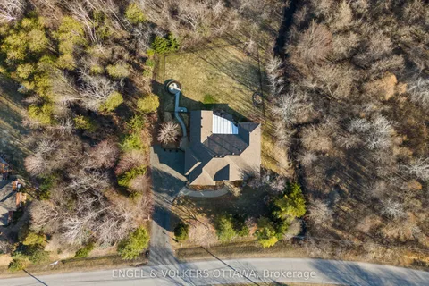 6196 Elkwood Drive, Greely - Metcalfe - Osgoode - Vernon and Area, ON K4P 1M9