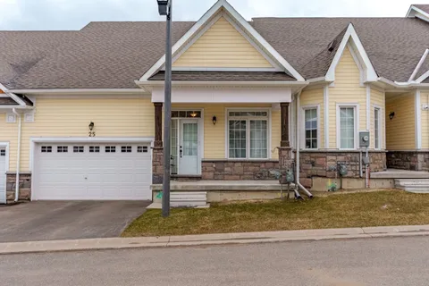 25 Durham Road, Bracebridge, ON P1L 0B7