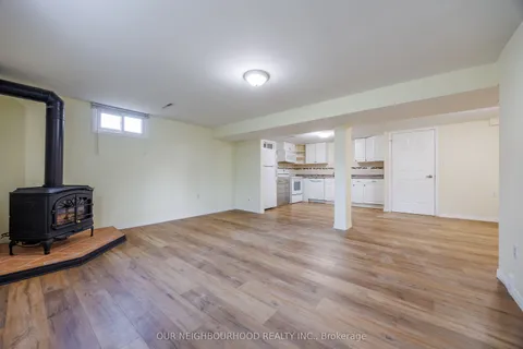 5941 Brooks Crescent, Niagara Falls, ON L2J 1N4