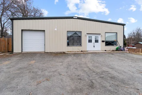 950 Muskoka Road, Gravenhurst, ON P1P 1K3