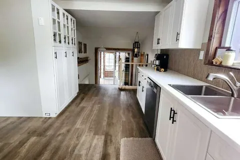 8515 Townsend Line, Lambton Shores, ON N0M 1B0