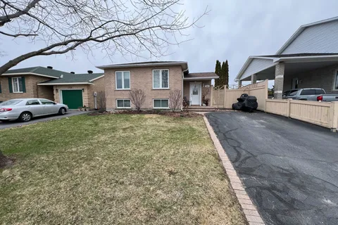 1724 Cumberland Street, Cornwall, ON K6J 5T6