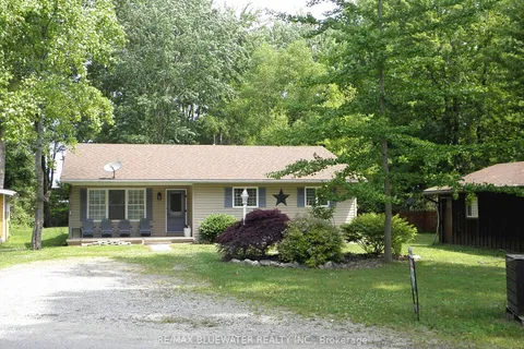 6238 London Road, Lambton Shores, ON N0N 1J0