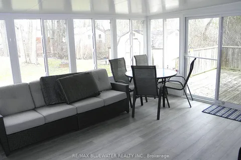 6238 London Road, Lambton Shores, ON N0N 1J0