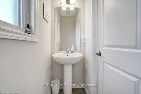 27 Overholt Drive, Thorold, ON L0S 1K0