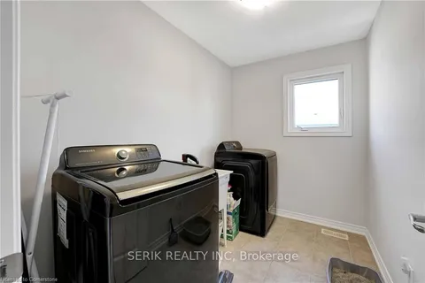 27 Overholt Drive, Thorold, ON L0S 1K0