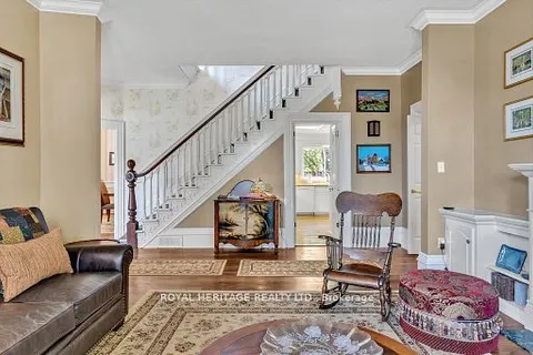 33 Victoria Avenue, ON K9V 4E8