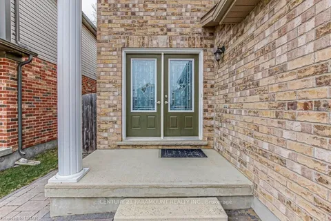2020 Denview Avenue, ON N6G 0G3