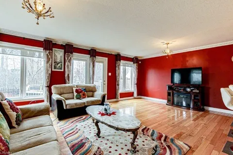 2020 Denview Avenue, ON N6G 0G3