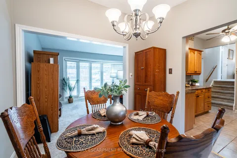 23 Coral Drive, Hamilton, ON L8V 2N4