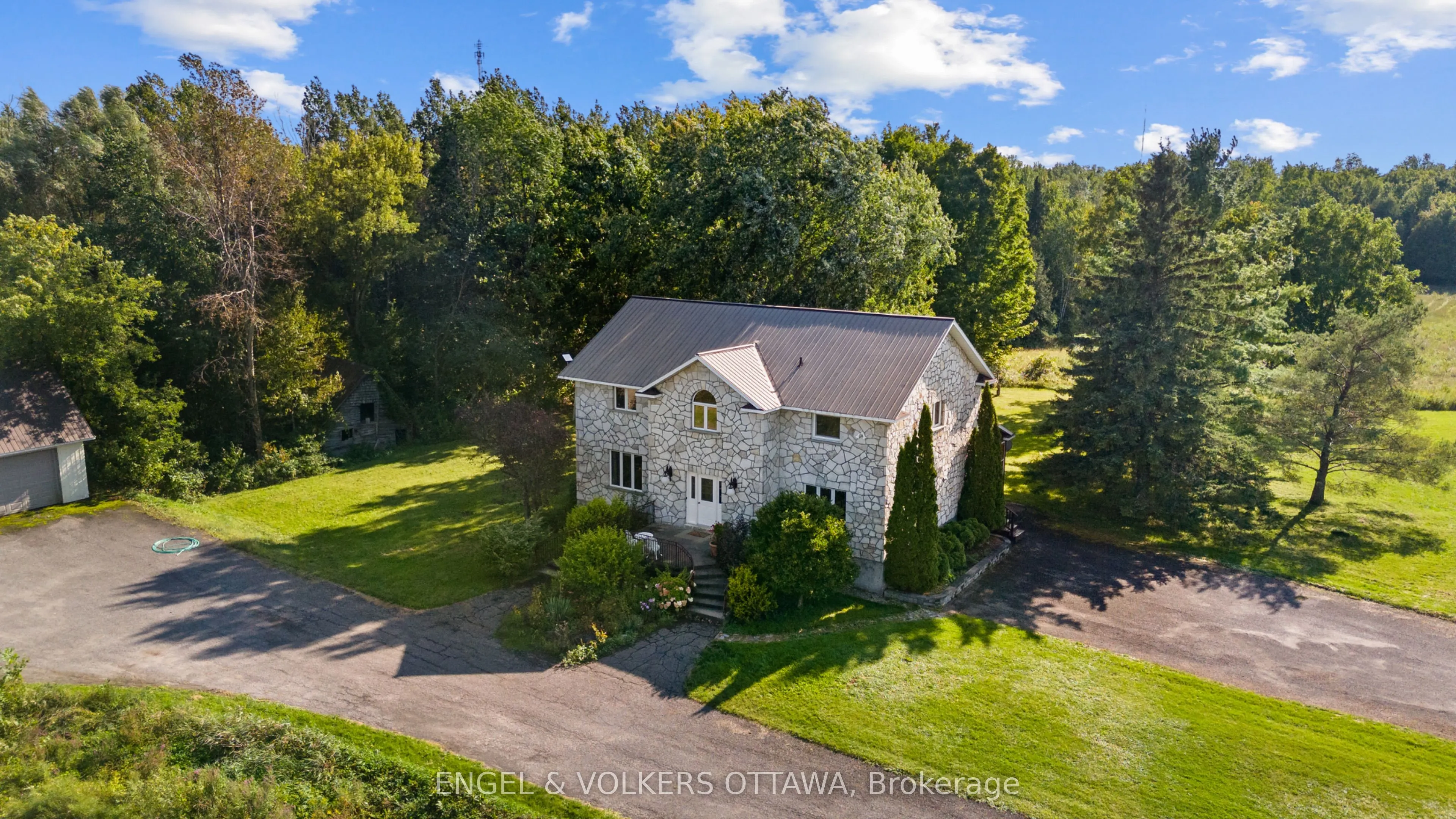 2062 Greys Creek Road, Greely - Metcalfe - Osgoode - Vernon and Area, ON K4P 1H7