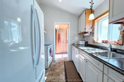 3 Magnet Road, Magnetawan, ON P0A 1P0