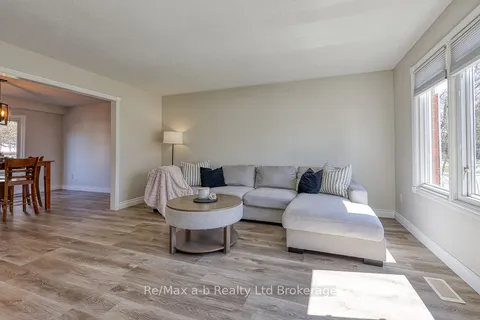 322 Lansdowne Avenue, Woodstock, ON N4T 1M8
