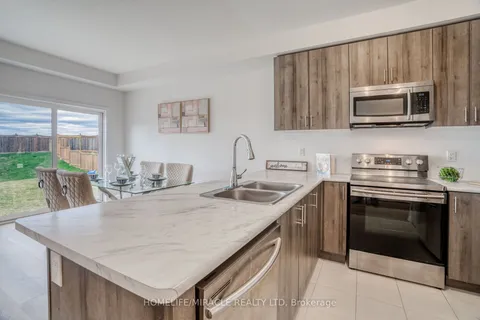 19 Pinot Crescent, Hamilton, ON L8E 0J8