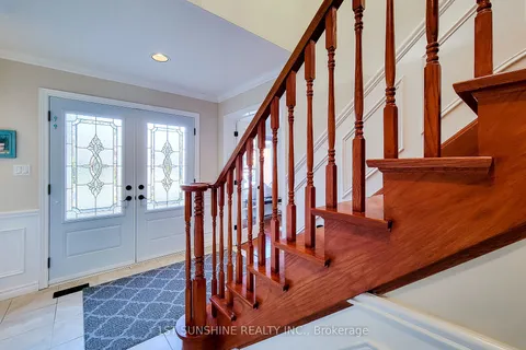 33 Caswell Drive, Hamilton, ON L9C 7N3