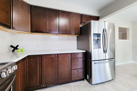 33 Caswell Drive, Hamilton, ON L9C 7N3