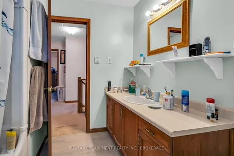 43 Everest Street, Hamilton, ON L8W 2J5