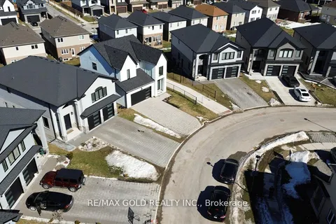 2880 DOYLE Drive, London South, ON N6M 1G5