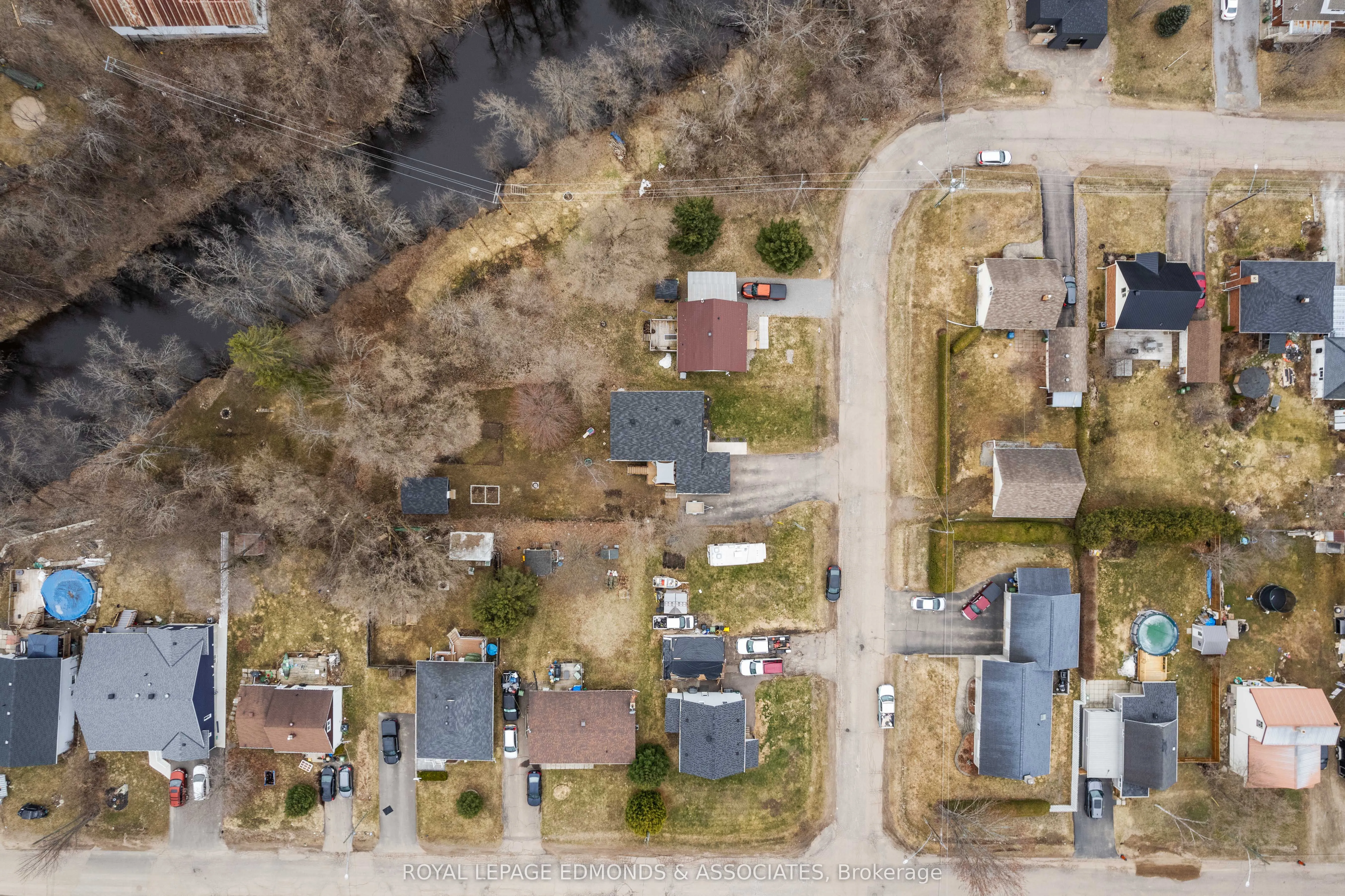 612 FAIRVIEW Avenue, Laurentian Valley, ON K8A 4J3
