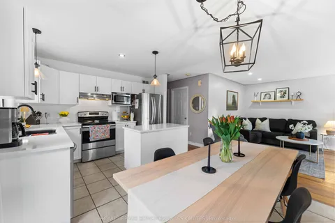 612 FAIRVIEW Avenue, Laurentian Valley, ON K8A 4J3
