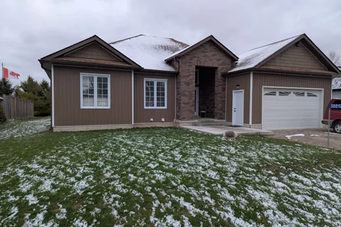 38812 Vienna Street, Bluewater, ON N0M 2R0