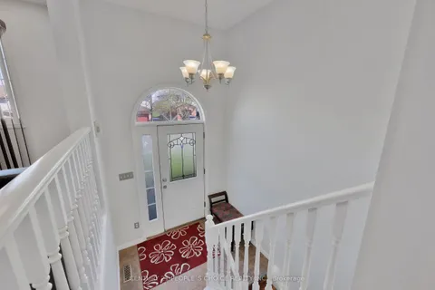 34 PHAIR Crescent, London South, ON N5Z 5B5