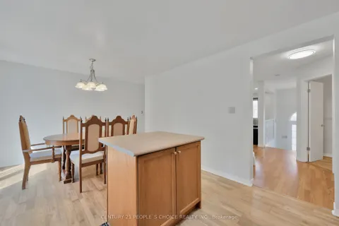 34 PHAIR Crescent, London South, ON N5Z 5B5