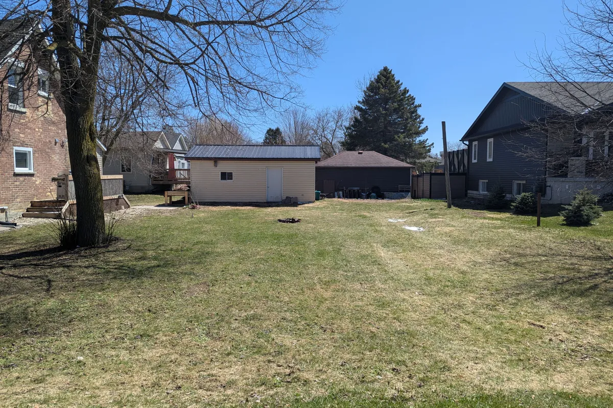 63 William Street, ON N0G 1Z0