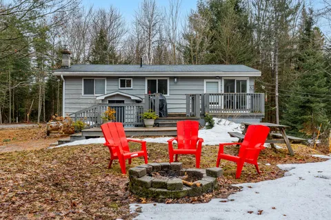 2988 Loop Road, Highlands East, ON K0L 3C0