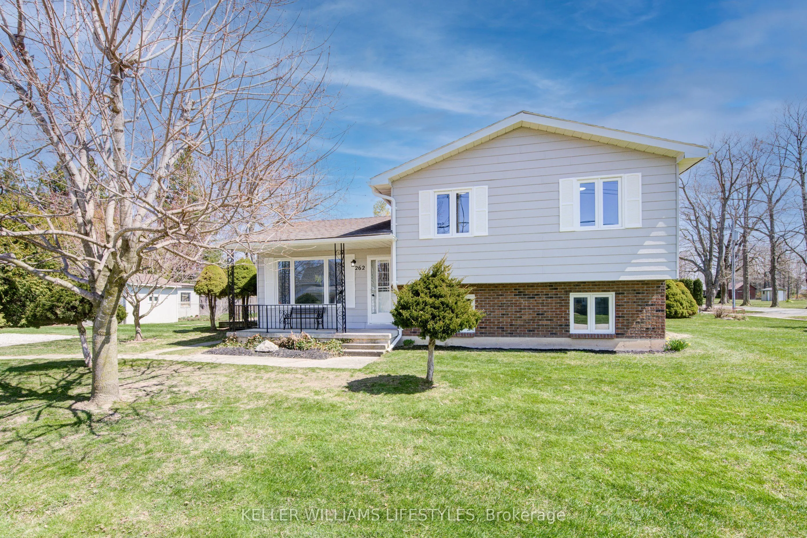 262 Delaware Street, North Middlesex, ON N0M 2K0