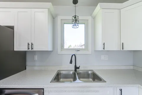 262 Delaware Street, North Middlesex, ON N0M 2K0