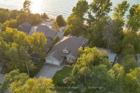 82 BELL Drive, Huron-Kinloss, ON N2Z 0B3