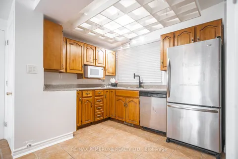 84 Frontenac Crescent, Deep River, ON K0J 1P0