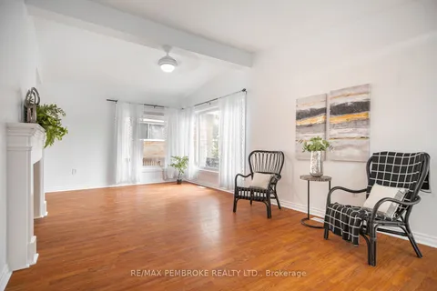 84 Frontenac Crescent, Deep River, ON K0J 1P0