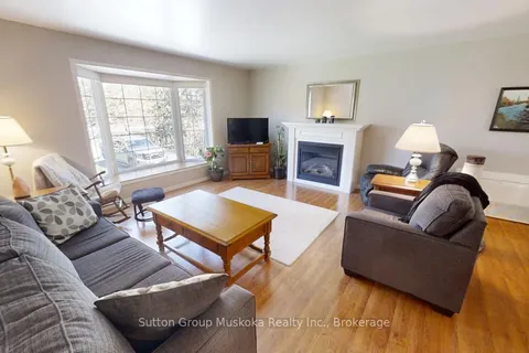 357 RAVENSCLIFFE Road, Huntsville, ON P1H 1L6