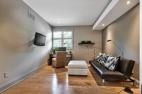 177 Lovers Lane, Hamilton, ON L9G 1G9