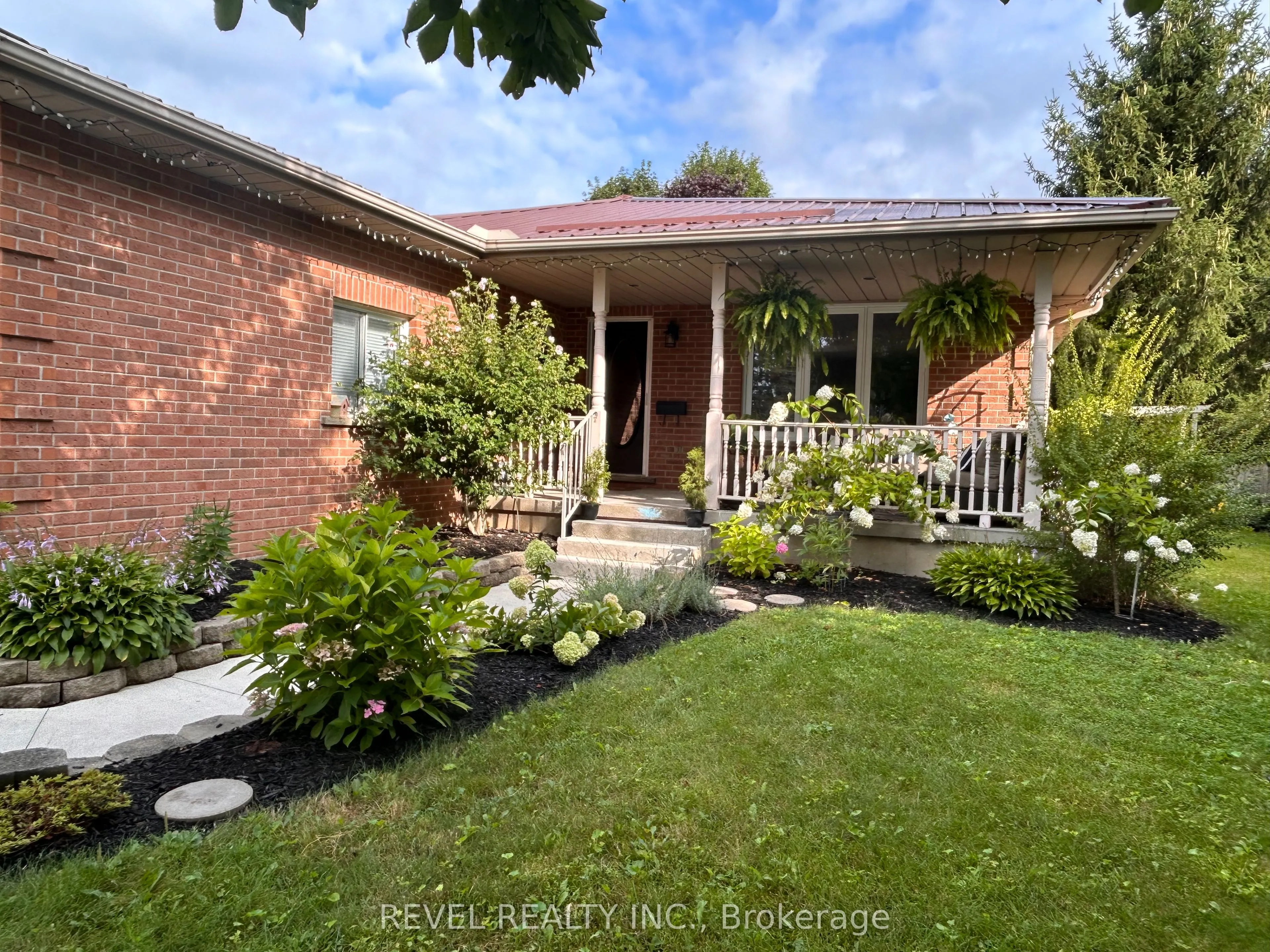 55 Evergreen Hill Road, Norfolk, ON N3Y 1B7
