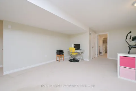 200 Kingfisher Drive, Mono, ON L9W 0B3