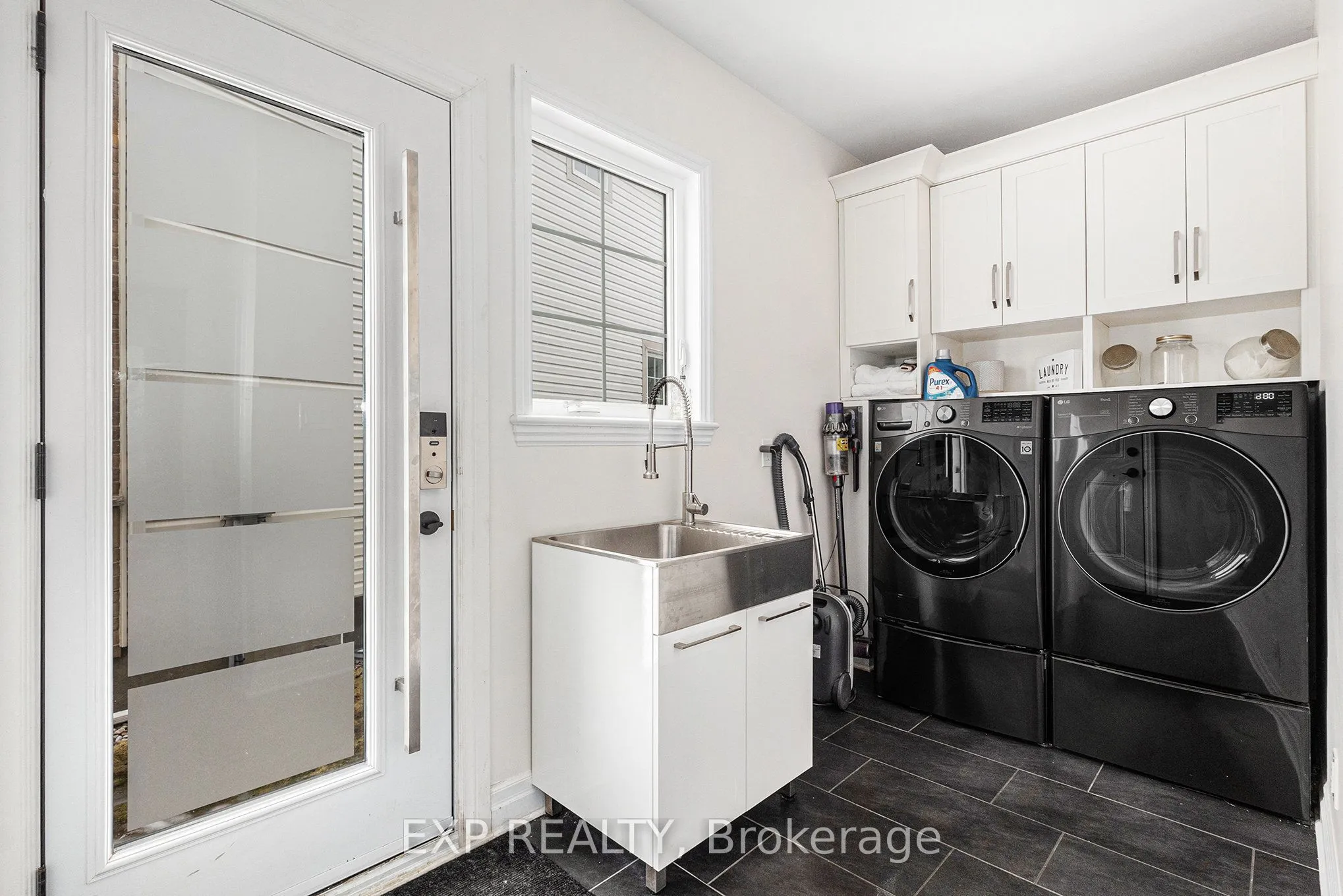 182 Sunita Crescent, Barrhaven, ON K2J 5S8