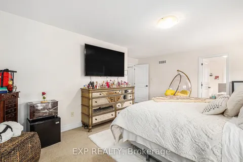 182 Sunita Crescent, Barrhaven, ON K2J 5S8