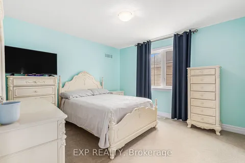 182 Sunita Crescent, Barrhaven, ON K2J 5S8