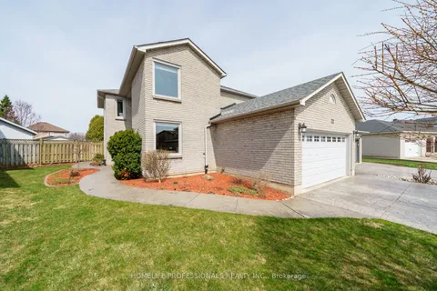 22 Bourbon Court, Hamilton, ON L9B 2E9