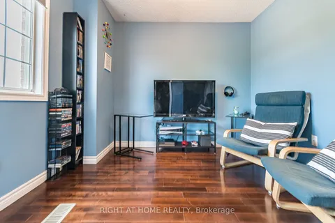 64 Solsbury Crescent, Hamilton, ON L0R 1W0