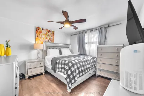 6588 Kuhn Crescent, Niagara Falls, ON L2H 2H1