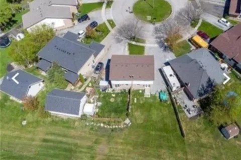 6588 Kuhn Crescent, Niagara Falls, ON L2H 2H1