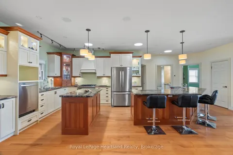 221 JOHN Street, Minto, ON N0G 1Z0