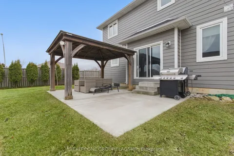 16 Peachwood Drive, Kingsville, ON N9Y 4G5