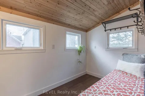 10 Canal Street, St. Catharines, ON L2N 4S6