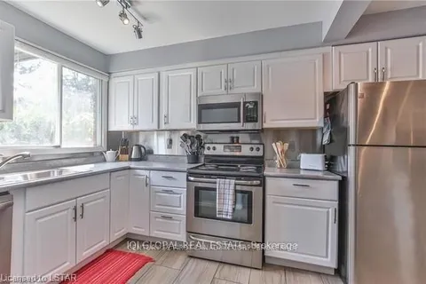 51 Summit Avenue, London North, ON N6H 2G5